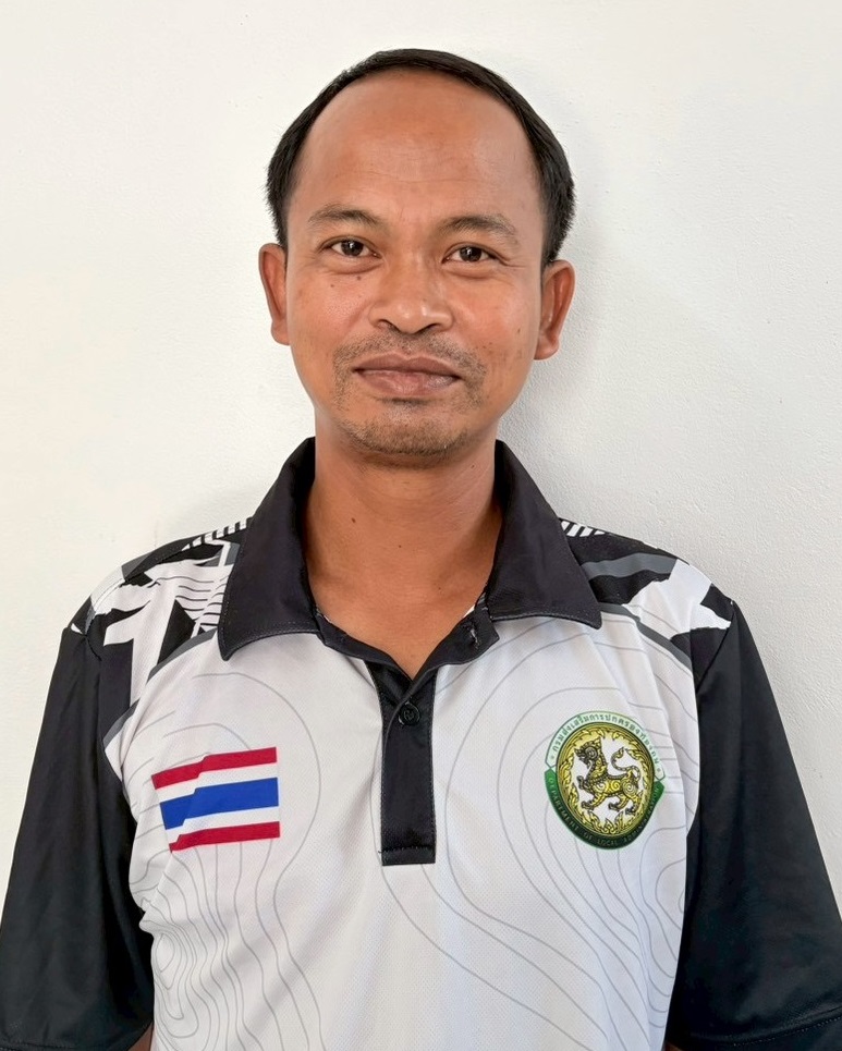 นายสาธิต  สมดอก